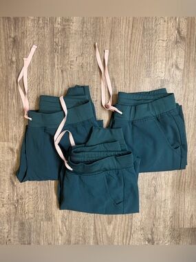 FIGS Technical Collection Women’s Size Medium Jogger Scrub Pants Dark Teal
